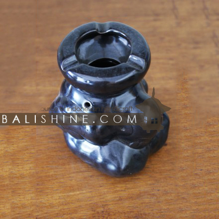 Balishine: Your natural source of indonesian handicraft presents in its Home Decor collection the Ceramic Ashtray:12AGG116113:This ashtray is produced in Bali made from ceramic.  Same as picture