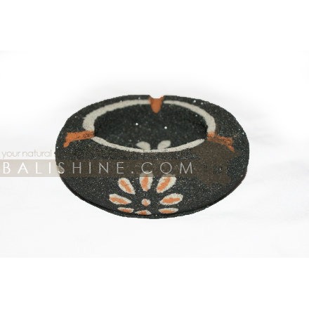 Balishine: Your natural source of indonesian handicraft presents in its Home Decor collection the Wood Ashtray:12DAI116290:This ashtray is produced in Bali and made from albesia wood with colored sand finishing.  