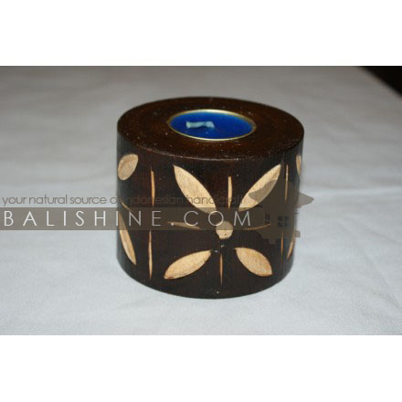 Balishine: Your natural source of indonesian handicraft presents in its Home Decor collection the Wooden Candle  :13DAI96294:This wooden candle is produced in Bali and made from albesia wood with curving.  