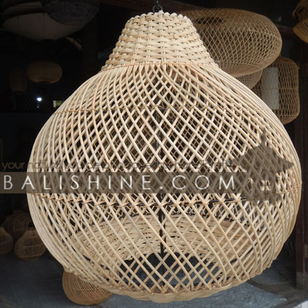 Balishine: Your natural source of indonesian handicraft presents in its Home Decor collection the Rattan Lampshade:13MAL867483:This lamp shade produced in Indonesia is made from natural rattan.  