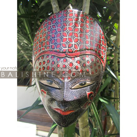 Balishine: Your natural source of indonesian handicraft presents in its Home Decor collection the Mask Batik Painting:17MBK486488:This mask batik painting is produced in indonesia, made albasia wood.  Mixed design
