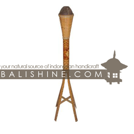 Balishine: Your natural source of indonesian handicraft presents in its Outdoor collection the Garden Lamp:28ALA4999:This garden lamp is a handicraft of Bali made from burned bambou and coconut  Natural color