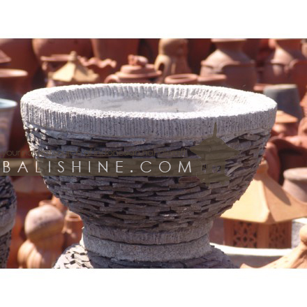 Balishine: Your natural source of indonesian handicraft presents in its Outdoor collection the Pot:242MCP5334:This pot is produced in Indonesia, made from cement and stone.  Same as picture