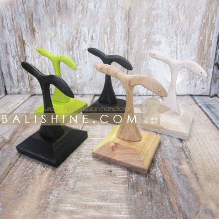 Balishine: Your natural source of indonesian handicraft presents in its The shop accessories collection the Earings Holder:39ULC6850:This earings holder is produced in Bali made from Jempinis wood.  The colors available are dark brown, black, lime, natural or white wash.