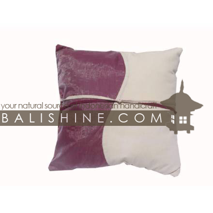Balishine: Your natural source of indonesian handicraft presents in its Textile & Rugs collection the Pillow Cases:537JAS1404:This pillow case is produced in Bali it's a handmade textile with closing zip.  50% coton and 50% polyester. Same as picture