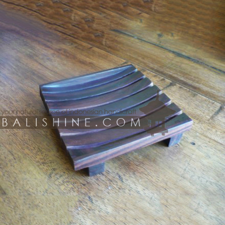 Balishine: Your natural source of indonesian handicraft presents in its Home Decor collection the Soap Holder:11DIA26283:This soap holder is produced in Bali made from sonokeling wood.   Same as picture