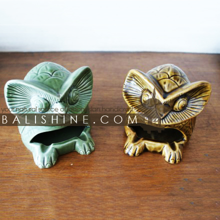 Balishine: Your natural source of indonesian handicraft presents in its Home Decor collection the Ceramic Ashtray:12AGG116117:This ashtray is produced in Bali made from ceramic.  Same as picture