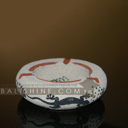 Balishine: Your natural source of indonesian handicraft presents in its Home Decor collection the Wood Ashtray:12DAI116286:This ashtray is produced in Bali and made from albesia wood with colored sand finishing.  