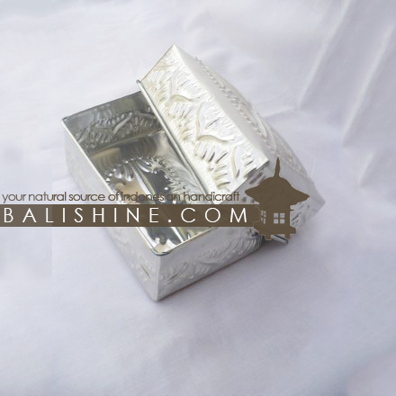 Balishine: Your natural source of indonesian handicraft presents in its Home Decor collection the Aluminium Box:12ABB46155:This box is produced in Bali made from aluminium.  Same as picture