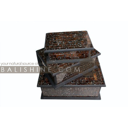 Balishine: Your natural source of indonesian handicraft presents in its Home Decor collection the Box Set Of 3:12ASR46448:This set of 3 boxes is produced in Indonesia made from mdf wood with mosaic finishing.  