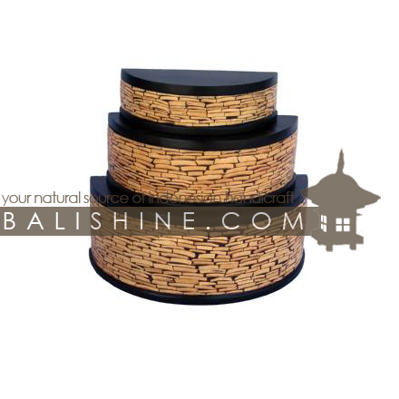 Balishine: Your natural source of indonesian handicraft presents in its Home Decor collection the Box Set Of 3:12DIV4472:These 3 half round boxes are produced in Bali made from MDF wood with the natural skin of white coconut shell mosaic.  