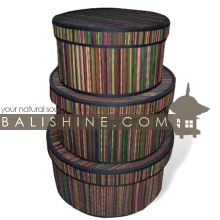 Balishine: Your natural source of indonesian handicraft presents in its Home Decor collection the Box Set Of 3:12JAS42806:This set of 3 rounds boxes is produced in Indonesia made from coconut leaf.  Mix color