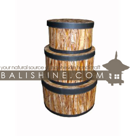 Balishine: Your natural source of indonesian handicraft presents in its Home Decor collection the Box Set Of 3:12JAS42823:This set of 3 rounds boxes is produced in Indonesia made from fern.  Natural color
