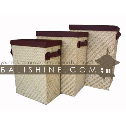 Balishine: Your natural source of indonesian handicraft presents in its Home Decor collection the Box Set Of 3:12JAS42860:This set of 3 laundries boxes is produced in Indonesia made from pandanus and vinyl.  Brown and natural color