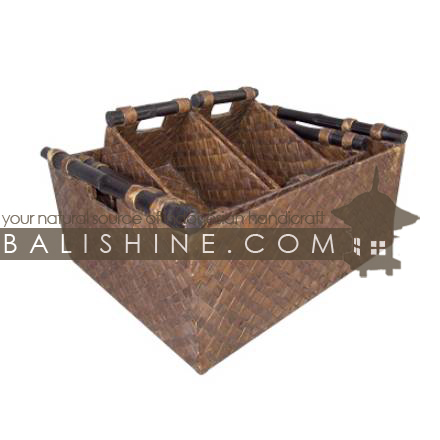 Balishine: Your natural source of indonesian handicraft presents in its Home Decor collection the Box Set Of 4:12JAS42863:This set of 4 rectangulars boxes is produced in Indonesia made from pandanus.  Brown color