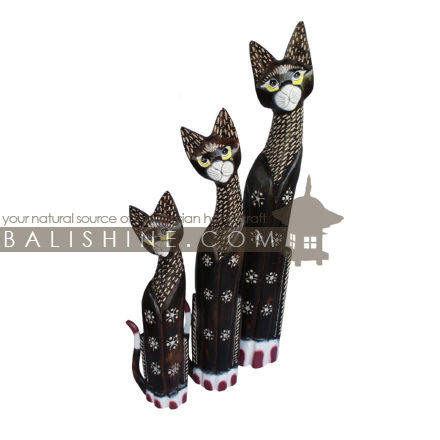 Balishine: Your natural source of indonesian handicraft presents in its Home Decor collection the Decorative Cat Statue:12OKA37000:This decorative cat statue is a handicraft of Bali made from albasia wood.  Same as picture