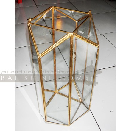 Balishine: Your natural source of indonesian handicraft presents in its Home Decor collection the Hexagonal Brass Box:12GET48026:These multi purpose antique brass storage boxes offer a seriously elegant storage solution. ?Use them to store your treasures, jewels, cotton balls, or of course your small shells!  ade from recycled glass and metals. Recycling glass requires 30% less energy to melt when compared with raw material. After the waste glass is collected and washed to remove any impurities, it is crushed and melted down before being hand blown or placed in moulds to create beautiful new products.