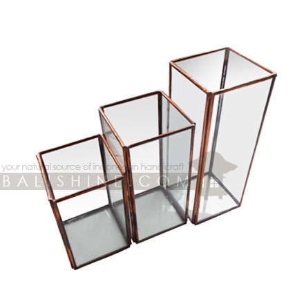 Balishine: Your natural source of indonesian handicraft presents in its Home Decor collection the Hexagonal Brass Box:12GET48028:These multi purpose antique brass storage boxes offer a seriously elegant storage solution. ?Use them to store your treasures, jewels, cotton balls, or of course your small shells!  ade from recycled glass and metals. Recycling glass requires 30% less energy to melt when compared with raw material. After the waste glass is collected and washed to remove any impurities, it is crushed and melted down before being hand blown or placed in moulds to create beautiful new products.