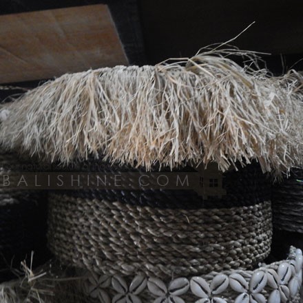 Balishine: Your natural source of indonesian handicraft presents in its Home Decor collection the Round Seagrass Natural Tassel Fringe Basket:12JEN368096:Putting a unique twist on everyday essentials, this natural and black coloured seagrass basket will make a charming addition to your living space. Natural rafia fringe detailing adds a boho chic finishing touch.  Set of 3 pcs stackable. Other size and colors possible. Please contact us.