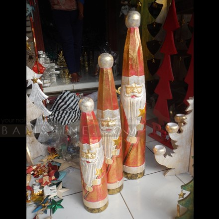 Balishine: Your natural source of indonesian handicraft presents in its Home Decor collection the Standing Santa Claus:12RAT37961:This set of 3 standing Santa Claus is produced in Bali and made from natural albasia wood.  Result will be so beautiful under your christmas tree?  