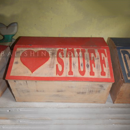 Balishine: Your natural source of indonesian handicraft presents in its Home Decor collection the Stuff Box:12KAC47865:This box is produced in Indonesia and made from albasia wood.  Other colour possible.
