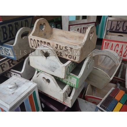 Balishine: Your natural source of indonesian handicraft presents in its Home Decor collection the Various Box:12KAC47842:This box is produced in Indonesia made from albasia wood. Written sugar or tea or cofee.  Custom writting possible? Let us know your word?