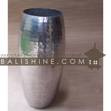 Balishine: Your natural source of indonesian handicraft presents in its Home Decor collection the Round Vase:12JAS53405:This round vase is produced in Bali made from aluminium.  Natural color