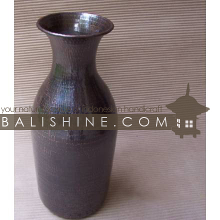Balishine: Your natural source of indonesian handicraft presents in its Home Decor collection the Copper Vase:12JAS53486:This original vase is produced in Bali made from copper.  Grey color