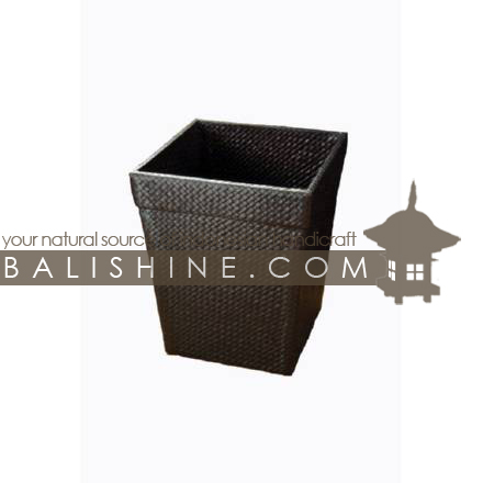 Balishine: Your natural source of indonesian handicraft presents in its Home Decor collection the Wastebin:12JAS632879:This square wastebin is produced in Indonesia made from pandanus.  Brown color