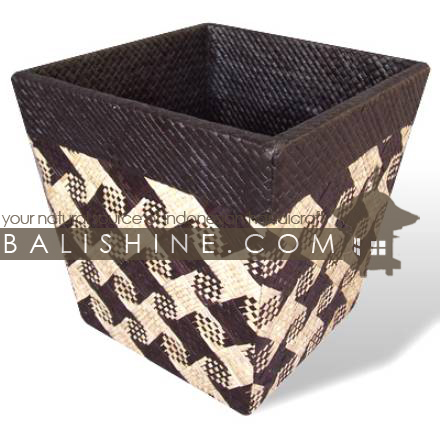 Balishine: Your natural source of indonesian handicraft presents in its Home Decor collection the Wastebin:12JAS633022:This square wastebin is produced in Indonesia made from pandanus with pattern.  Black and white color with pattern