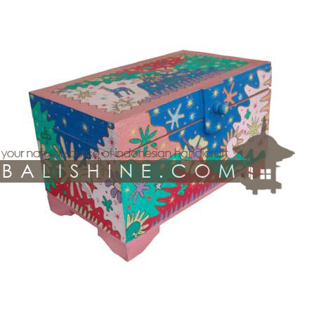 Balishine: Your natural source of indonesian handicraft presents in its Home Decor collection the Funny Box:114TIL624652:This funny box is produced in Bali made from albesia wood.  Mix color