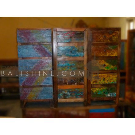 Balishine: Your natural source of indonesian handicraft presents in its Home Decor collection the Chest of Drawers:114FAK656469:This chest of drawers is produced in indonesia, made from old recycled boat wood. It has 5 drawers.  Mixed color