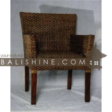 Balishine: Your natural source of indonesian handicraft presents in its Home Decor collection the Dining Chair:114SRI664107:This dining chair is produced in indonesia, made from banana leaf.  Several materials are available : seagrass, banana leaf or rotan