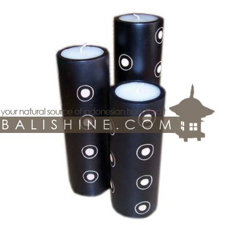 Balishine: Your natural source of indonesian handicraft presents in its Home Decor collection the Candle Set Of 3:13JAS93291:This set of 3 round candles is produced in indonesia made from wood with carving patterns.  Natural with patterns