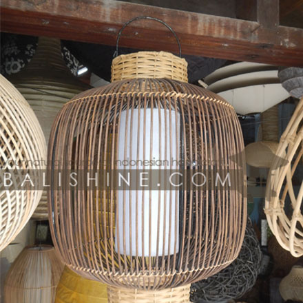 Balishine: Your natural source of indonesian handicraft presents in its Home Decor collection the Rattan Lampshade:13MAL867482:This lamp shade produced in Indonesia is made from natural rattan.  