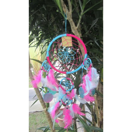 Balishine: Your natural source of indonesian handicraft presents in its Home Decor collection the Dream Catcher:17APA466528:This dream catcher is a handicraft of Bali made from string and feather with shell.  Same as picture