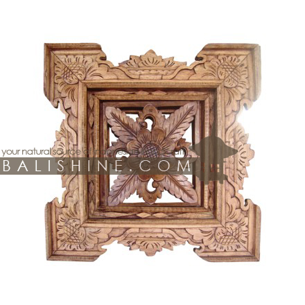 Balishine: Your natural source of indonesian handicraft presents in its Home Decor collection the Frame:17GUR505348:This curving frame is a handicraft of Bali made from suar wood.  Same as picture