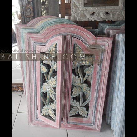 Balishine: Your natural source of indonesian handicraft presents in its Home Decor collection the Lotus Mirror:17BAS127877:This mirror is a handicraft of Bali made from natural carving mahoni wood with mirror 3mm thickness.  