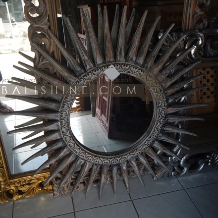 Balishine: Your natural source of indonesian handicraft presents in its Home Decor collection the Matahari Mirror:17BAS127895:This mirror is a handicraft of Bali made from natural carving teak wood with mirror 3mm thickness.  