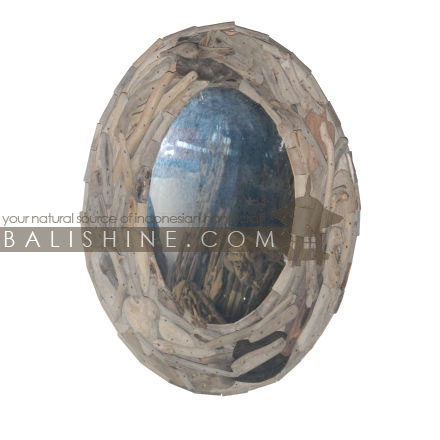 Balishine: Your natural source of indonesian handicraft presents in its Home Decor collection the Mirror:17FOR126755:This mirror is a handicraft of Bali made from recycled drift wood with mirror 3mm.  30x40x5 cm.