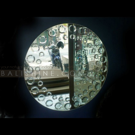 Balishine: Your natural source of indonesian handicraft presents in its Home Decor collection the Mirror:17SER125704:This mirror made in Bali from glass  Same as picture