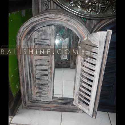 Balishine: Your natural source of indonesian handicraft presents in its Home Decor collection the Mutiara Mirror:17BAS127890:This mirror is a handicraft of Bali made from natural carving mahoni wood with mirror 3mm thickness.  