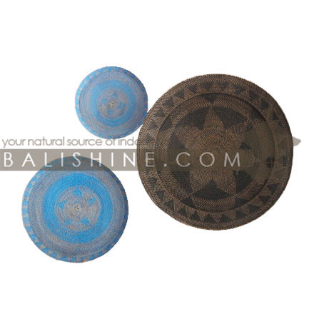 Balishine: Your natural source of indonesian handicraft presents in its Home Decor collection the Wall Decoration:17RAS508308:This round wall decoration is a handicraft of Bali made from natural rattan.  You can choose blue design or dark design shown in the photo.