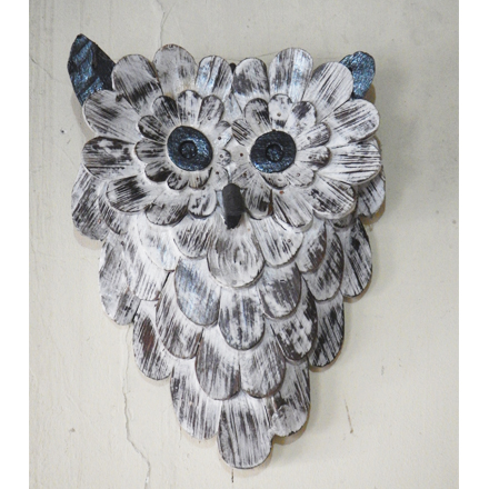 Balishine: Your natural source of indonesian handicraft presents in its Home Decor collection the Wall Decorative Wooden Owl:17TRE508702:This beautiful wall decorative owl is made from natural sustainable albasia wood. It will add an natural elegant touch to your interior.  Other color possible. Please contact us.