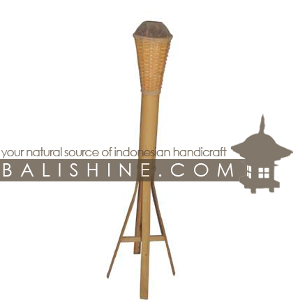 Balishine: Your natural source of indonesian handicraft presents in its Outdoor collection the Garden Lamp:28ALA4998:This garden lamp is a handicraft of Bali made from bambou and coconut  Natural color