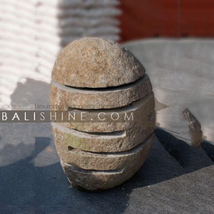 Balishine: Your natural source of indonesian handicraft presents in its Outdoor collection the Garden Lamp:28KEL6436:This garden lamp is a handicraft of Bali made from natural stone.  