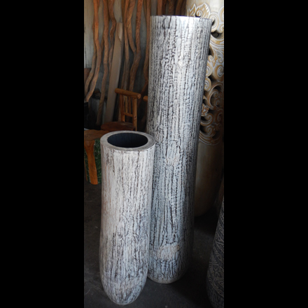 Balishine: Your natural source of indonesian handicraft presents in its Outdoor collection the Palm Wooden Pot Plain diam 20 cm:242JAT8257:Beautifully made and designed are these palm wooden pots. Made from wood finished in natural color.  Please note as this item is hand made there will be slight variances in the wood staining as this is what makes them unique.