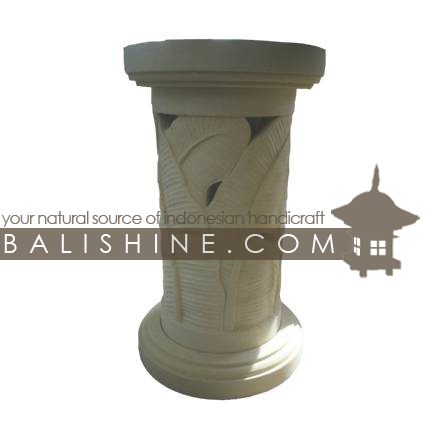 Balishine: Your natural source of indonesian handicraft presents in its Outdoor collection the Pedestral:210BIB3632:This round pedestral is produced in Indonesia, made from lime stone  white color