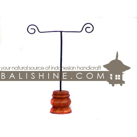 Balishine: Your natural source of indonesian handicraft presents in its The shop accessories collection the Earings Holder 1 Line:39PLA2360:This earings holder is produced in Bali made from Jempinis wood and stainless.  The colors available are Black, Brown, Dark Brown or Red.