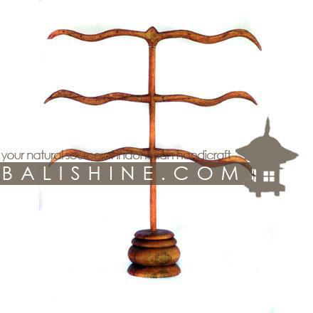 Balishine: Your natural source of indonesian handicraft presents in its The shop accessories collection the Earings Holder:39PLA2355:This earings holder is produced in Bali made from Jempinis wood and is compose of 18 pairs.  The colors available are Black, Brown, Dark Brown or Red.